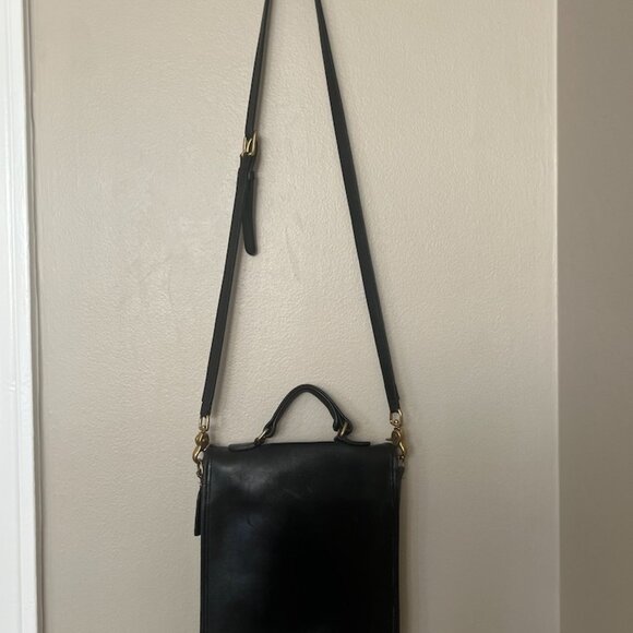 Coach  Crossbody Satchel Purse with turnlock - Picture 5 of 9